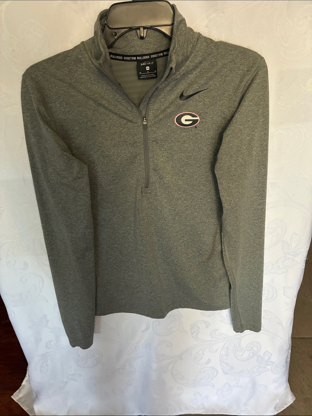 Nike Women’s Georgia Bulldogs Olive Green Quarter-Zip Pullover